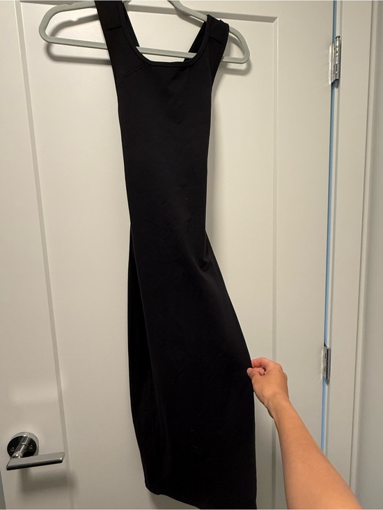 lululemon athletica Dresses & Skirts - lululemon athletica Black Sleeveless Midi Dress